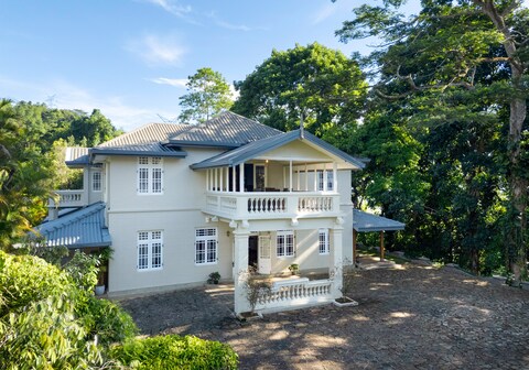 Mount Frenion Manor by Seven Angels