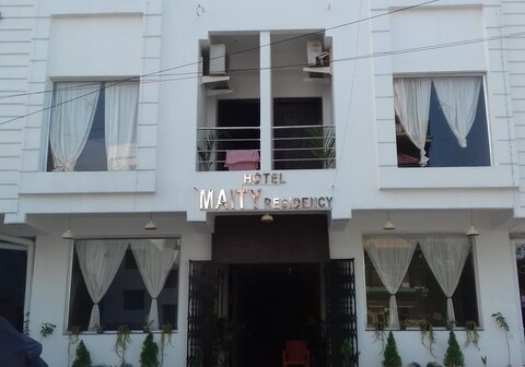 Hotel Maity Residency