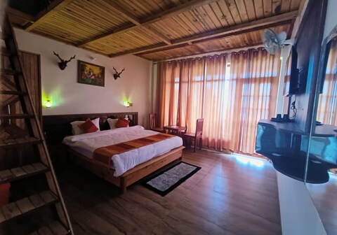 Lap of Himalayas Resort