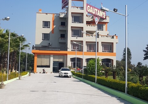 GAUTAMS MOTEL AND RESORT