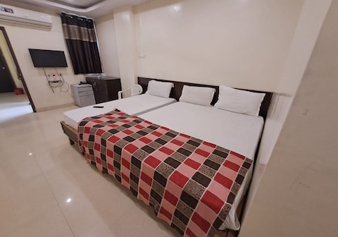 N R Lodging