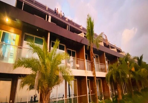 NIRAKI VILLA by Seascapes