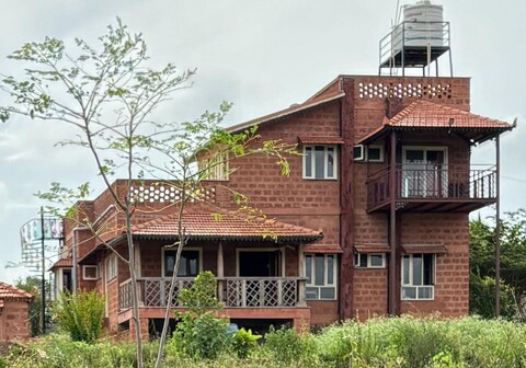 JSK eco and work friendly farmhouse by KRS backwaters