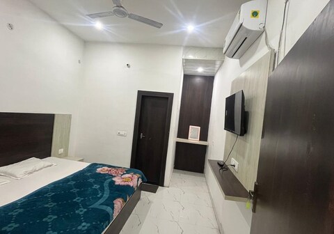 KANHA KUNJ RESIDENCY