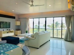 Sea Views Serviced Flat in Bandra, Mumbai Sea Views Serviced Flat in Bandra, Mumbai