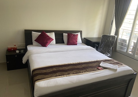 MH12 Services Viman Nagar Luxury Apartment