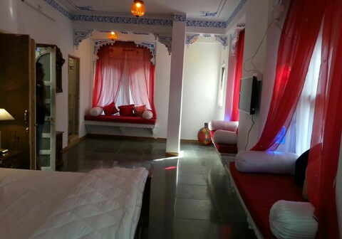 Dhola Ghat Haveli