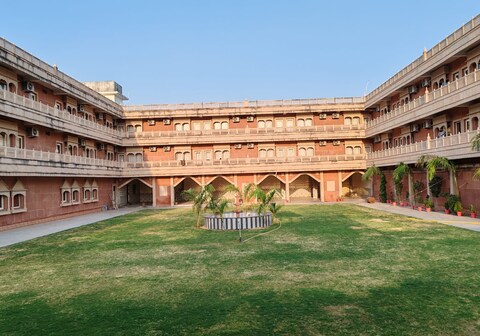 HOTEL RAJWADA PALACE