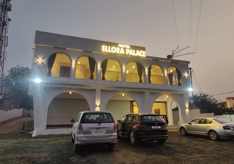 Hotel Ellora Palace