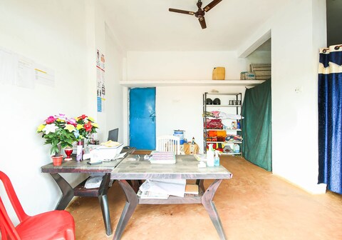 SPOT ON Krishna Market And Lodge