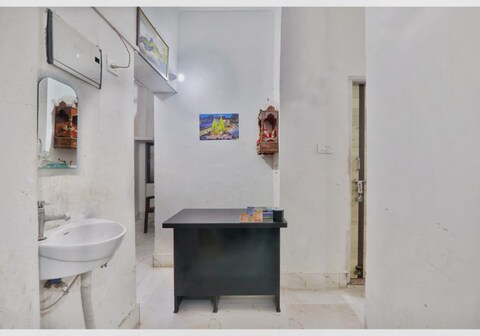 Satyadev guest house