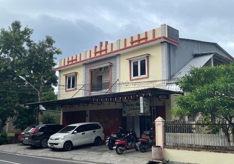 OYO 93412 Kost Irma Syariah Near UPTD SMP Negeri 8 Parepare