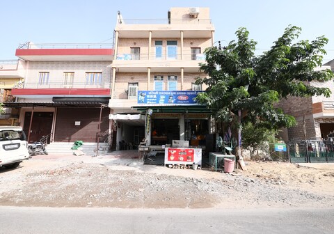 Suraj Hotel & Restaurant