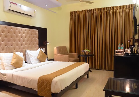 Hotel Sumedha Premium