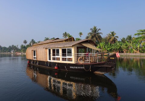 Ultra Premium Houseboat