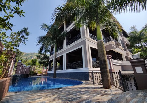 Waterfront 7BHK Luxurious Villa with Pvt Pool By Aashiyaanaa