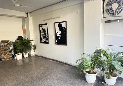 Studio sec 42 Golf course road Gurgaon