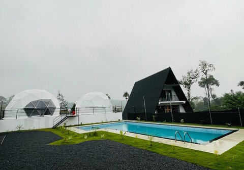 Glamping Mushroom Villa