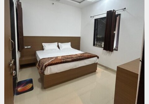 Raj Guest House
