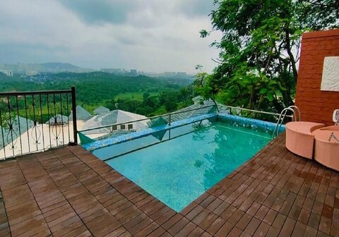 Shah villa In Royal Palm