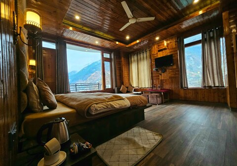 HOTEL THE BLACK MOREL