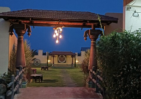 The Runway Inn Resort