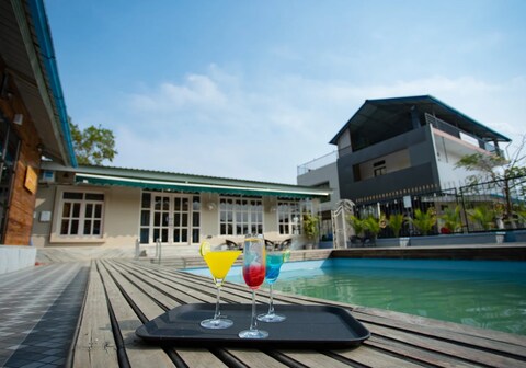 RaDiant Club & Resort