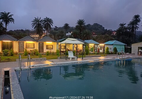 Royal Garden Retreat Resort & Swimming pool