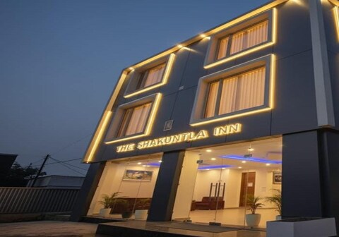 The Shakuntla Inn (150 mtr from Katra Helipad)