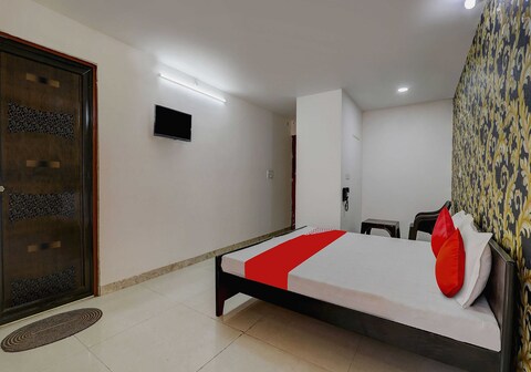 Hotel O CK Inn Near Multi Activety Centre Lucknow