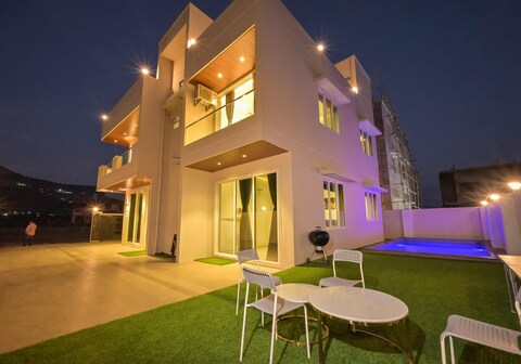 4 BHK Fortune Villa 2 w Private Pool by Jalanta Stays