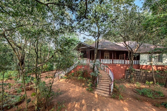 SaffronStays Parsi Manor 