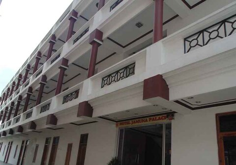 hotel jamuna palace