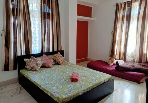 APURBA'S PENSIONE APARTMENT