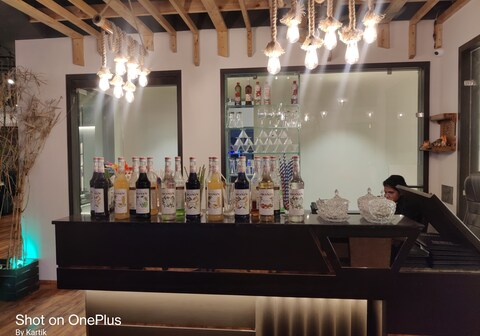 Wave the food plaza hotel and restaurant