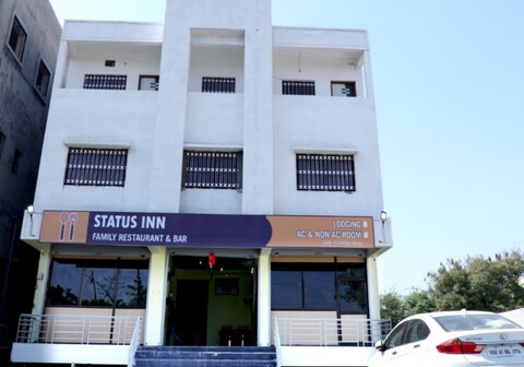 Hotel Status Inn
