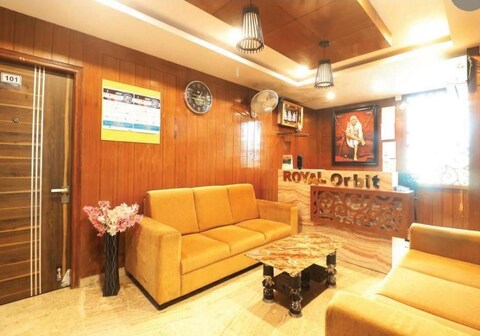 Hotel Royal Orbit.