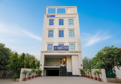 FabHotel Prime K9 Grand