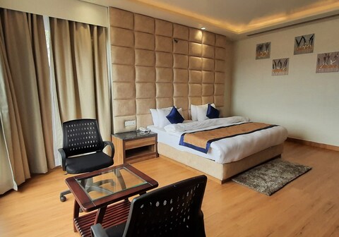 Sparsh Hotel & Resort