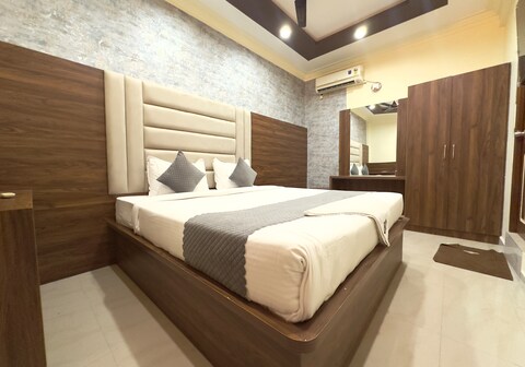 HOTEL BOSS PALACE