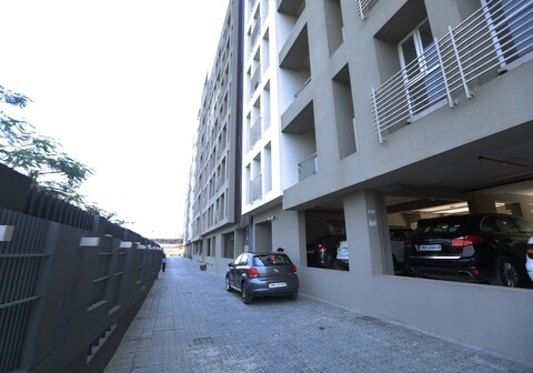 Lakeview Service Apartment