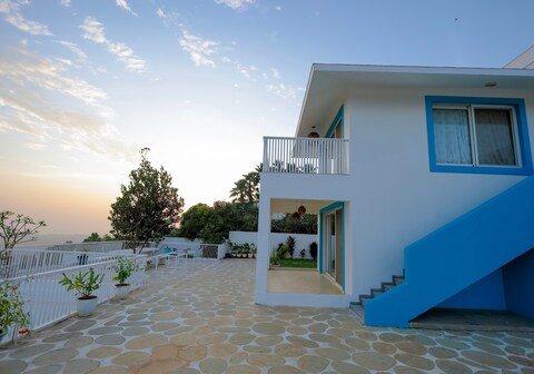 Casa Singh Akama Homes.