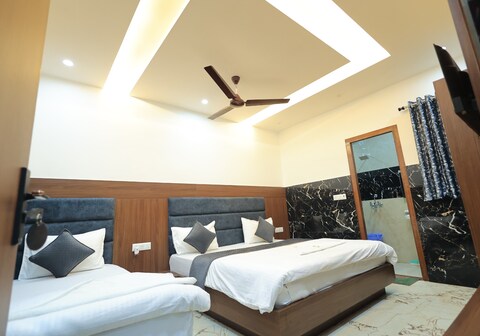 SHRI BANKEY BIHARI BRAJ HOTEL