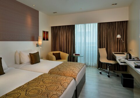 Majestic Court Sarovar Portico