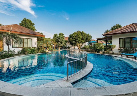 Pinnacle Grand Jomtien Resort and Beach Club