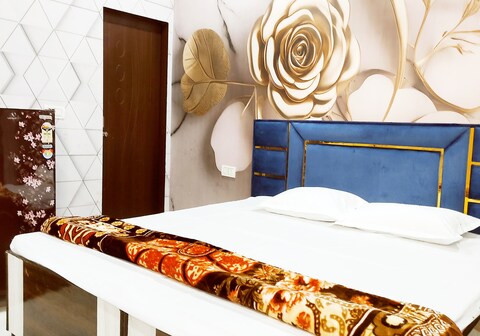 ROBIN HOMESTAY