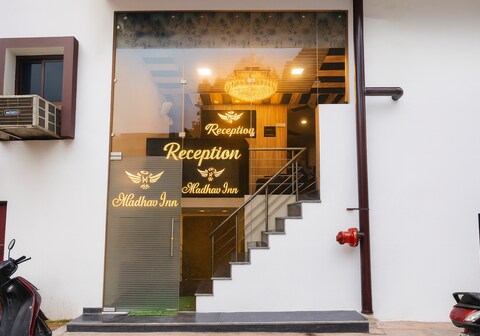 Hotel Mahadev Inn