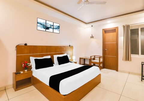 Super Townhouse Viraj Khand formerly Veridian Inn