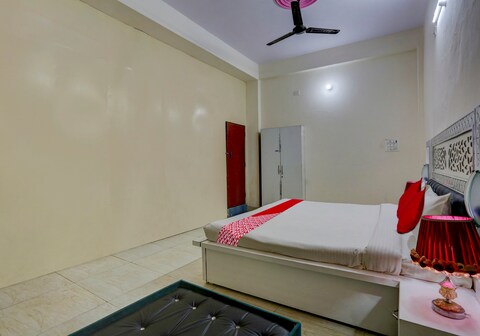 OYO 90856 HOTEL MANNAT