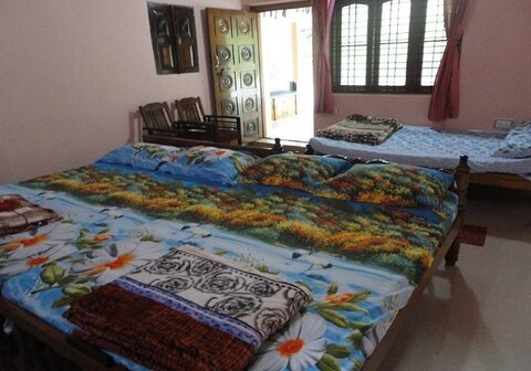 Bidirina Kadu Homestay | Rooms & Library